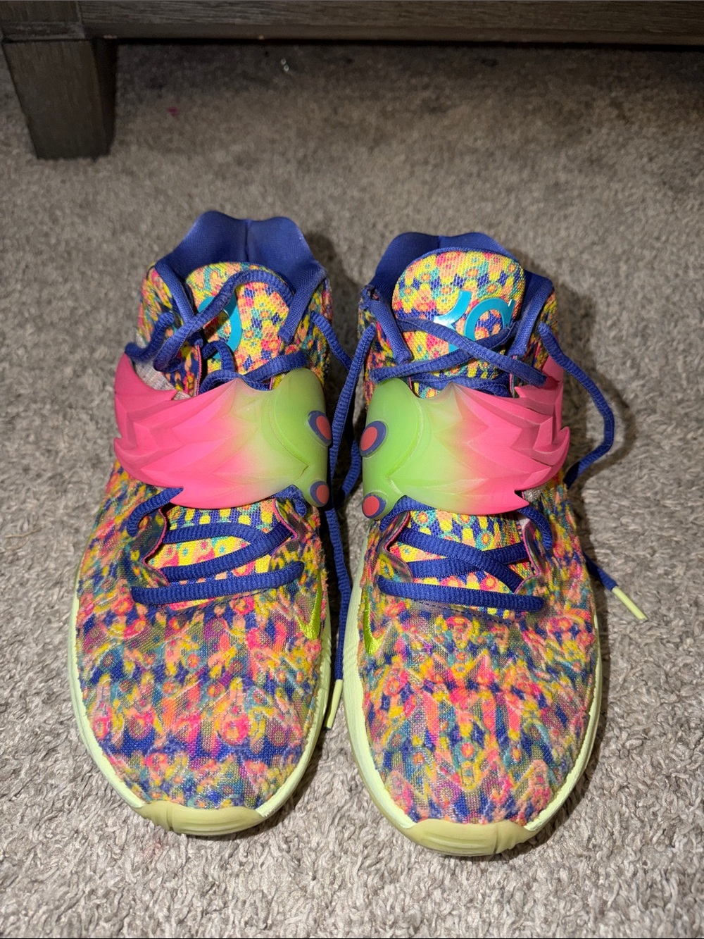 Men's Multicolor Knit Sneakers with Neon Pink and Green Accents